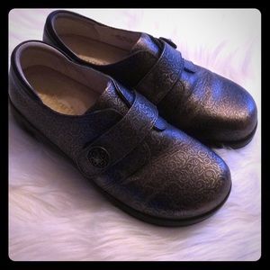 Alegria Bronze  Leather embossed shoes